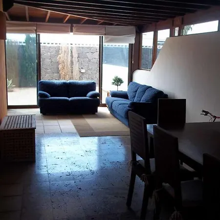 Playa Blanca Sleeps 6 Pool Wifi Villa